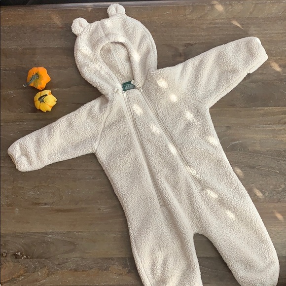 L.L. Bean Other - LL Bean 12-18 month fleece hooded onesie